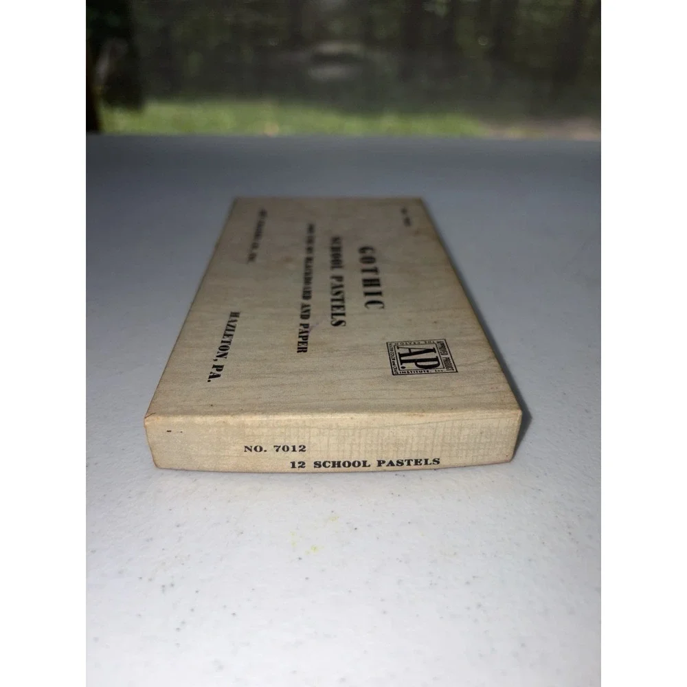 Vintage Gothic School Pastels No. 7012 Art Crayon Co Hazleton PA Box Set USA